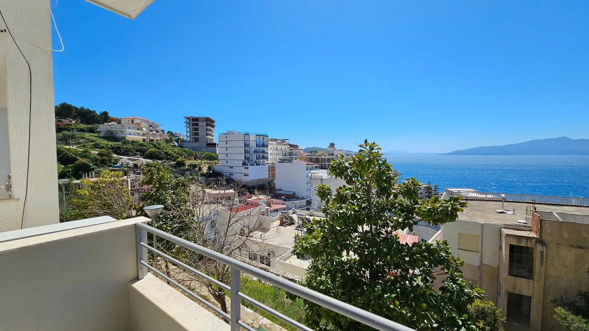 Blue Lagoon Sea View Apartment Sarandë