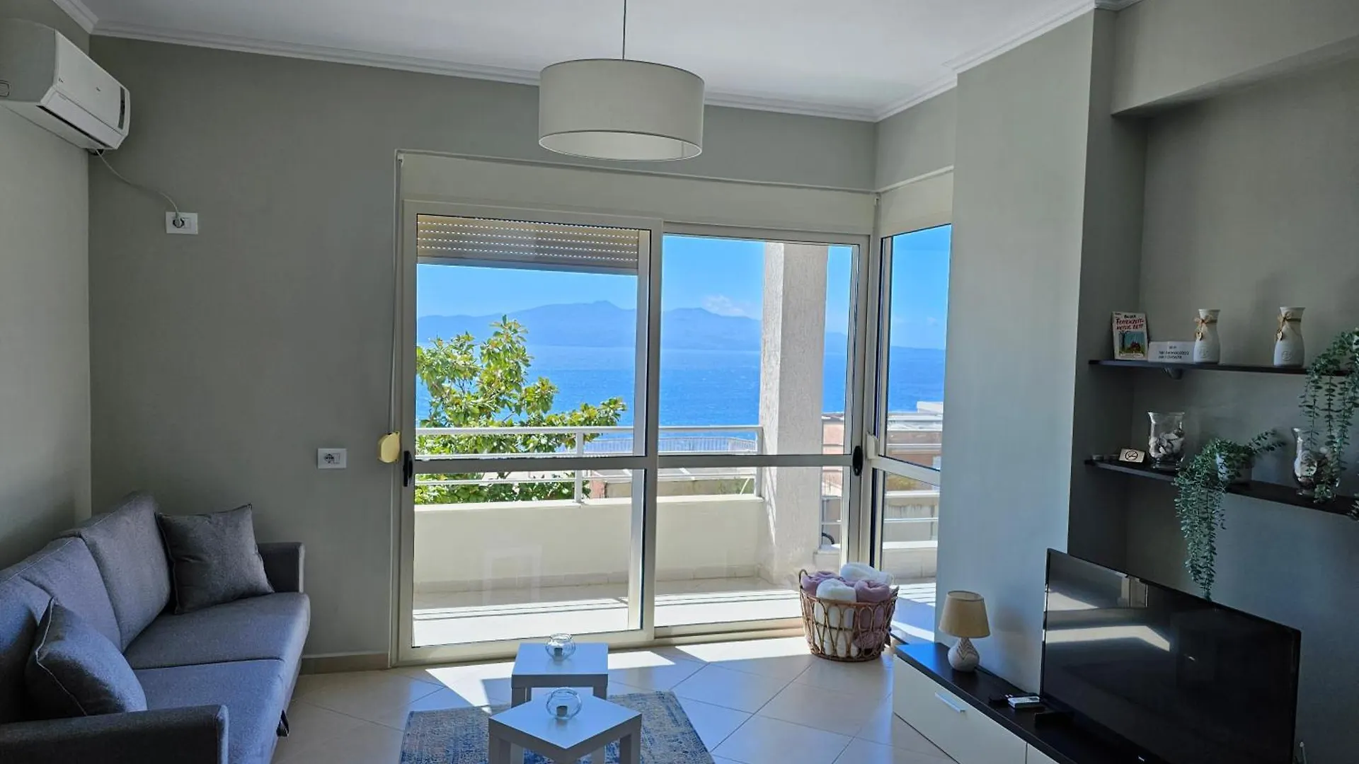 Blue Lagoon Sea View Apartment Sarande Albania