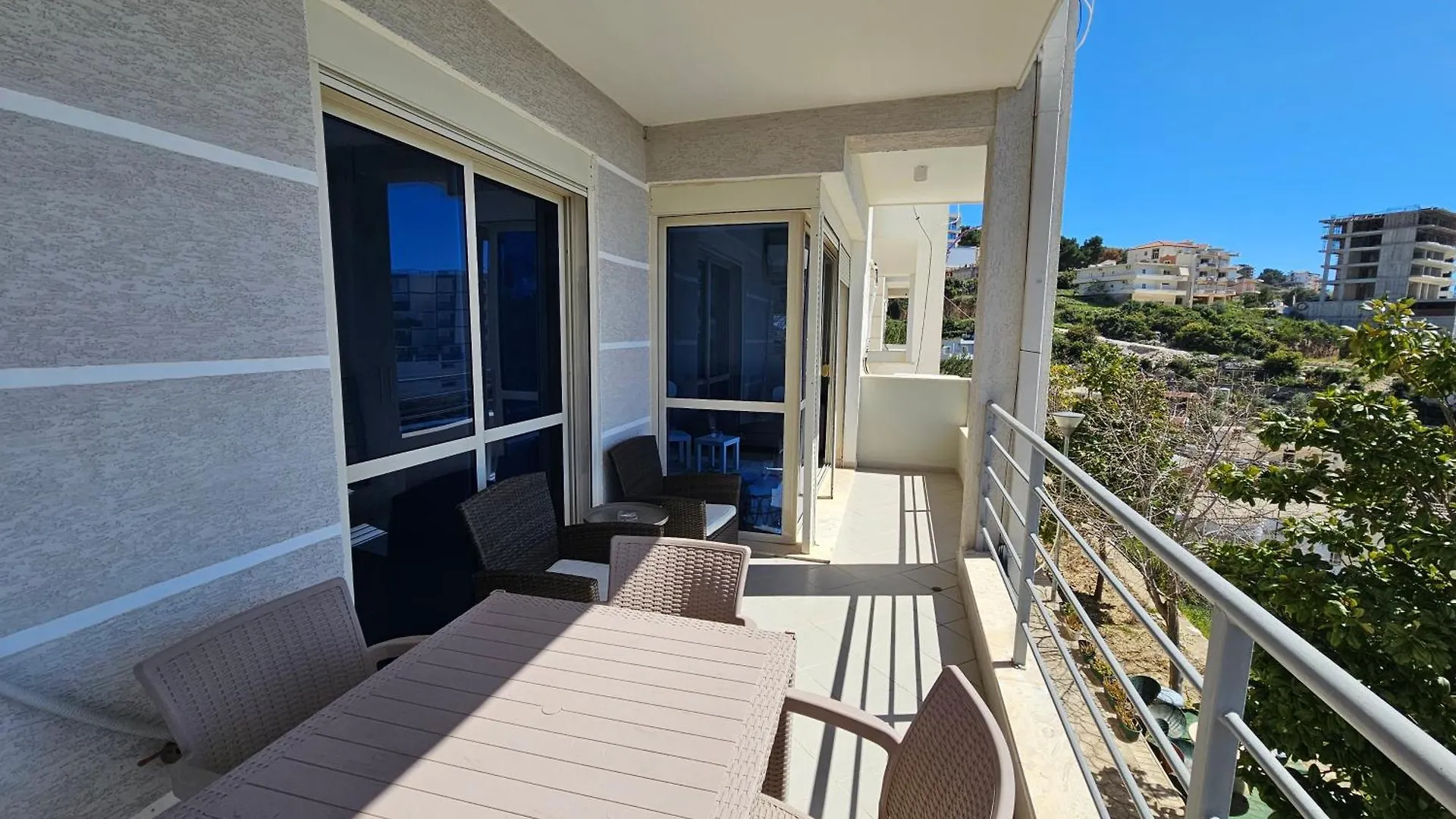 Blue Lagoon Sea View Apartment Sarande