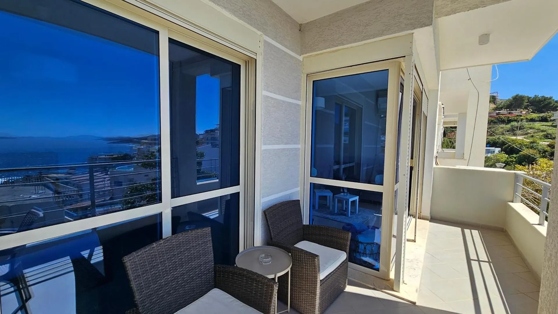 Blue Lagoon Sea View Apartment Sarande 0*,  Albania