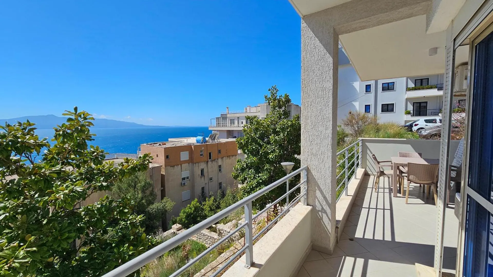 Blue Lagoon Sea View Apartment Sarande