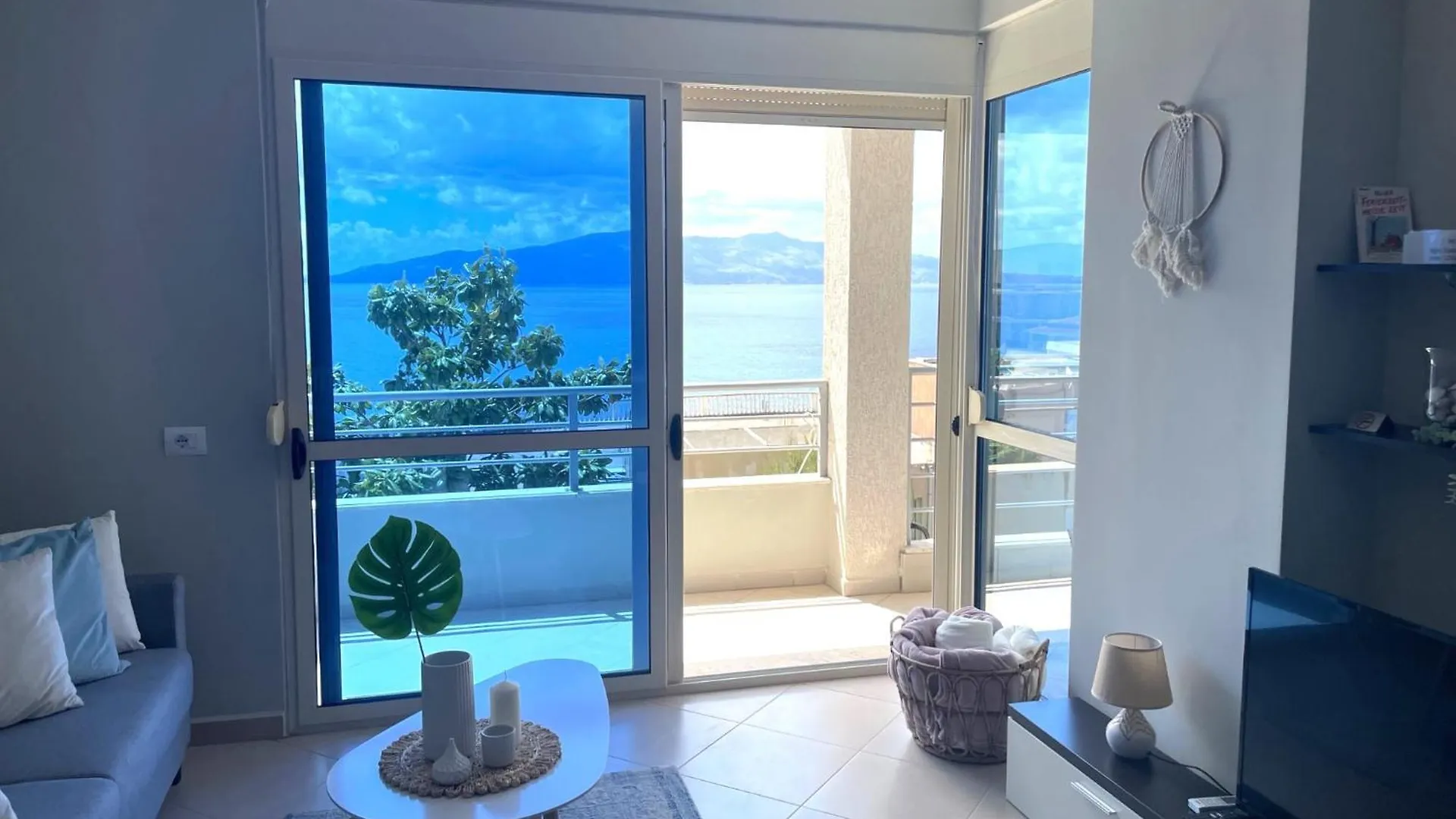 Blue Lagoon Sea View Apartment Sarande Albania