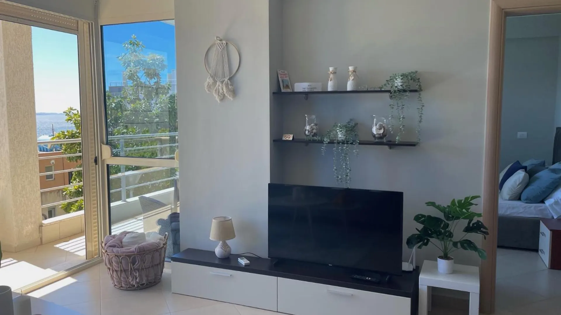 Blue Lagoon Sea View Apartment Sarande 0*,